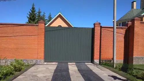 Установка ворот на частном объекте в Твери (45 000