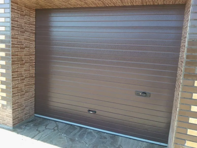 Секционные гаражные ворота DoorHan RSD01 1800 х 2200